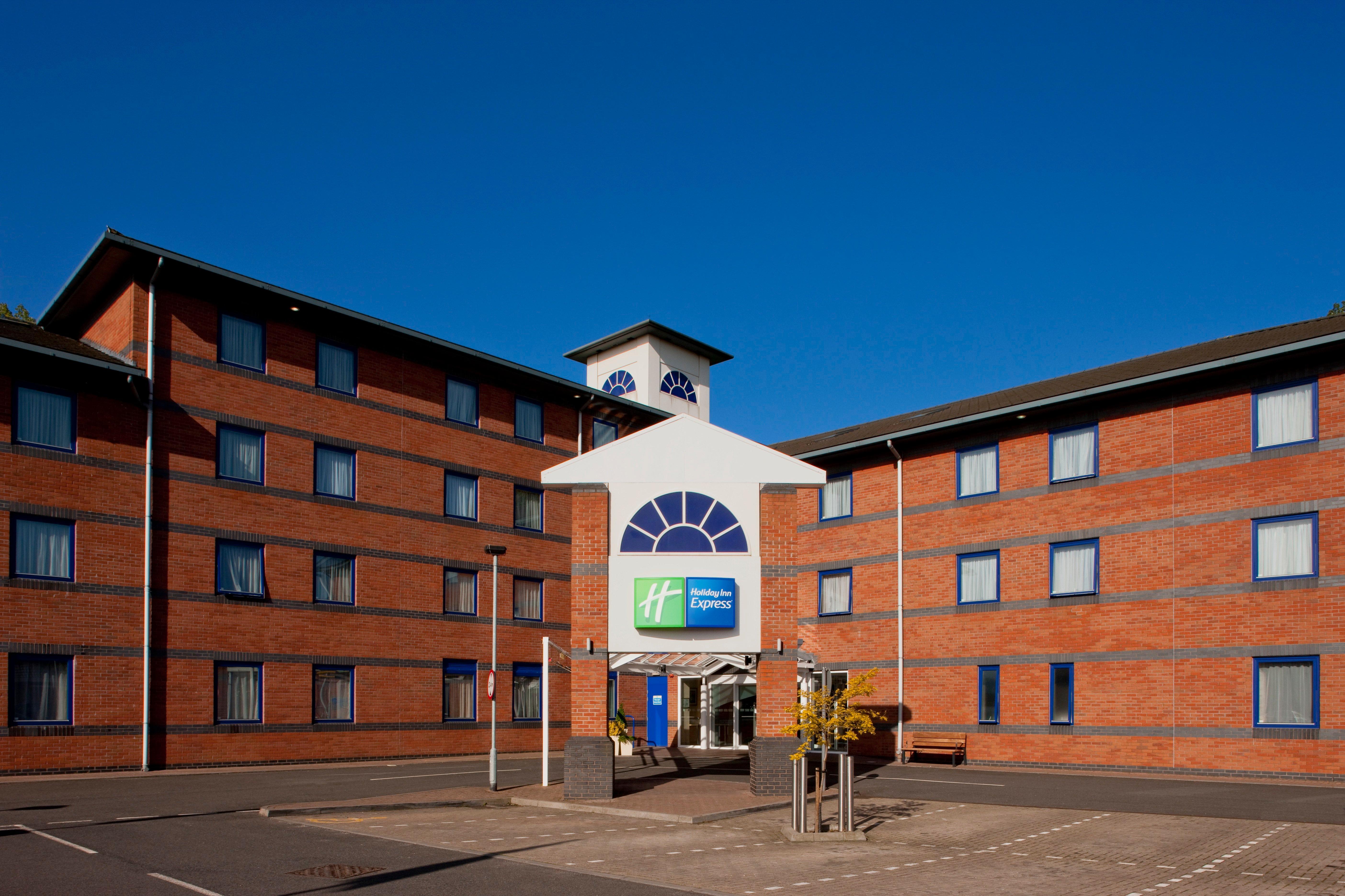 Holiday Inn Express Droitwich Spa By Ihg Bagian luar foto