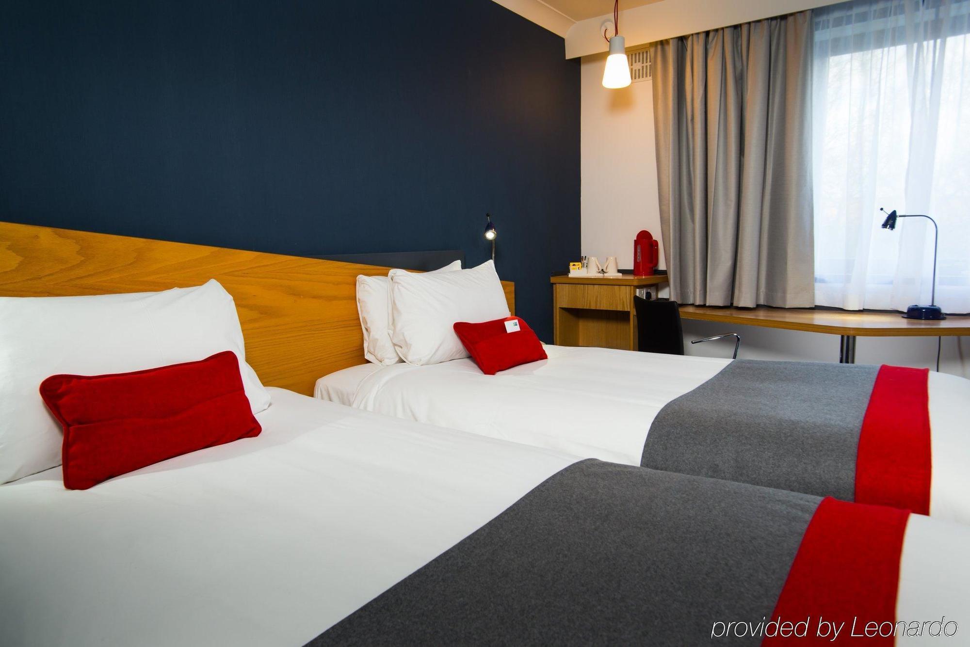 Holiday Inn Express Droitwich Spa By Ihg Bagian luar foto
