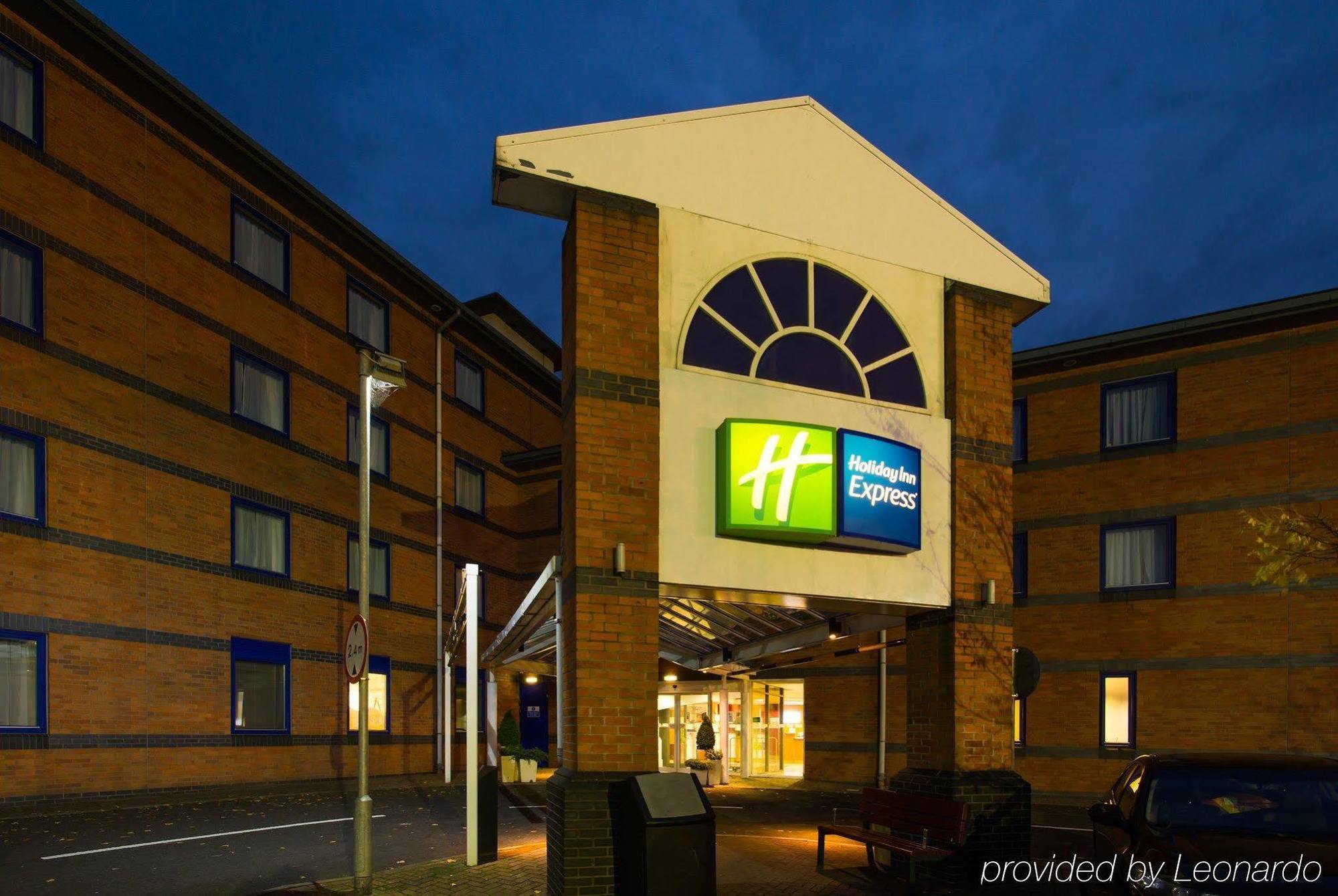 Holiday Inn Express Droitwich Spa By Ihg Bagian luar foto