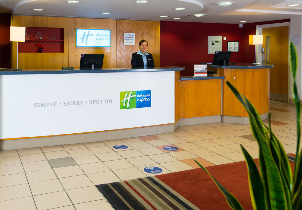 Holiday Inn Express Droitwich Spa By Ihg Bagian luar foto